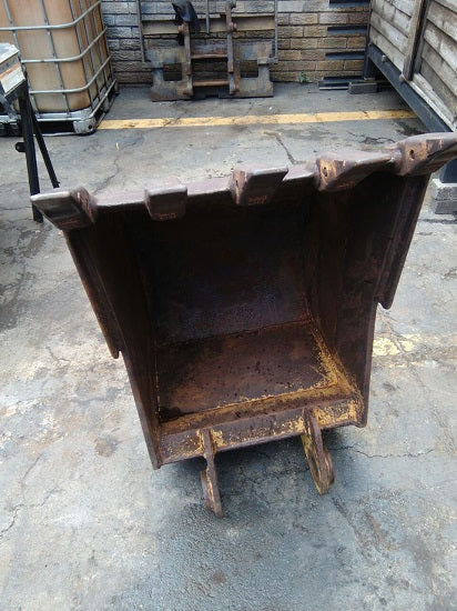 151-7809 BUCKET BAHOE 600MM - Yellow Metal SA